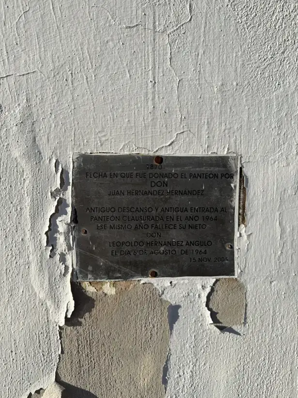 Photo of marker: Juan Hernández Hernández · Leopoldo Hernández Angulo