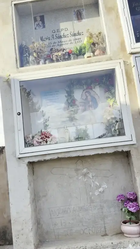 Photo of marker: Maria A Sánchez Sánchez