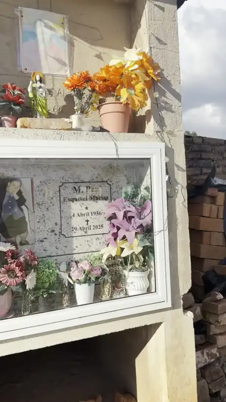 Photo of marker: M. Paz Esquivel Macias