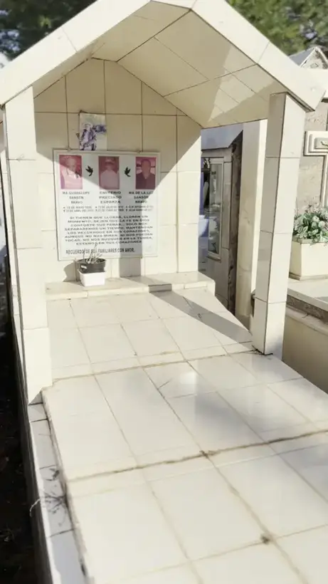 Photo of marker: Ma Guadalupe Sansón Bravo · Emiterio Preciado Esparza · Ma de la Luz Sansón Bravo
