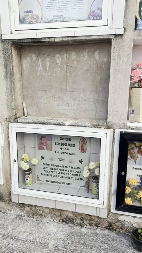 Photo of marker: Daniel María Barajas