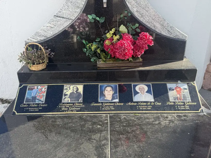 Photo of marker: Carlos Patiño Orozco · Baldomera Chávez · Jesús Gutiérrez · Zenaida Gutiérrez Chávez · Melecio Patiño de la Cruz · Pablo Patiño Gutiérrez